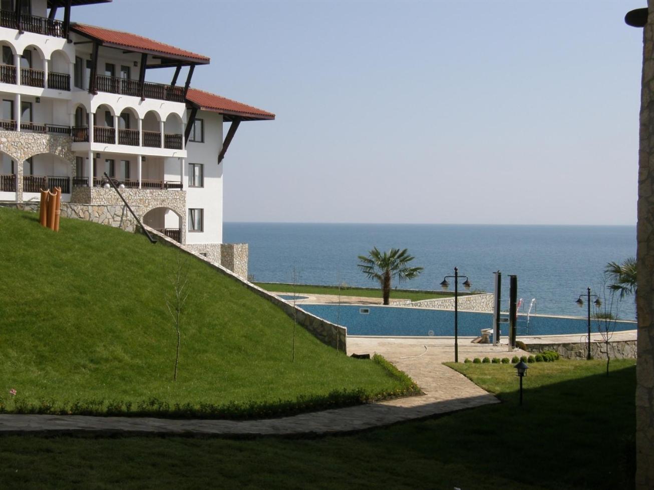 Monastery 1 Apart Complex First Line Sveti Vlas Bagian luar foto