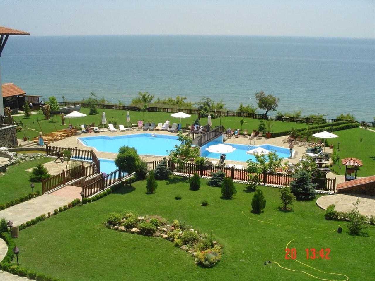 Monastery 1 Apart Complex First Line Sveti Vlas Bagian luar foto